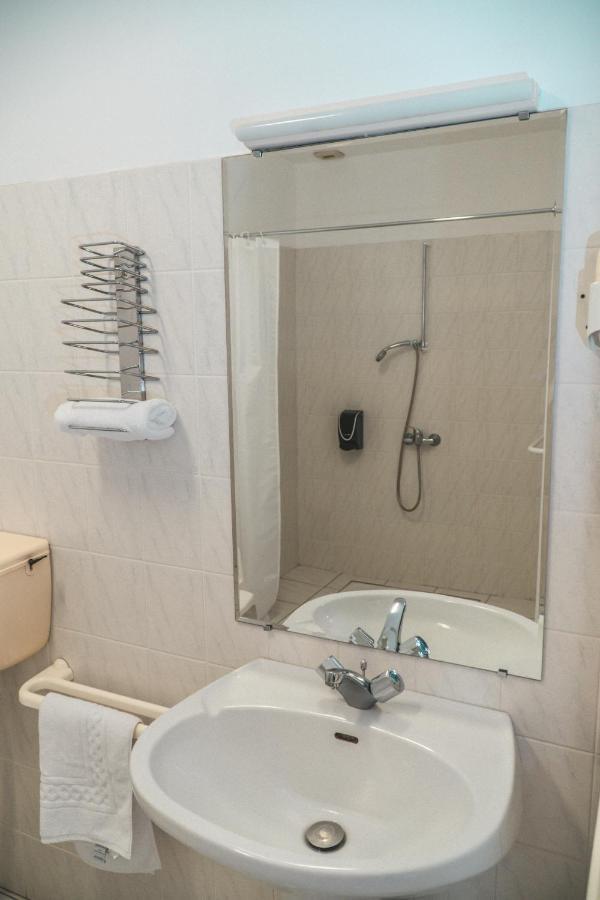 Voue Hotel Du Moulin מראה חיצוני תמונה